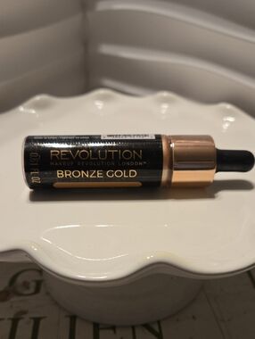Revolution Bronze Gold Liquid Highlighter